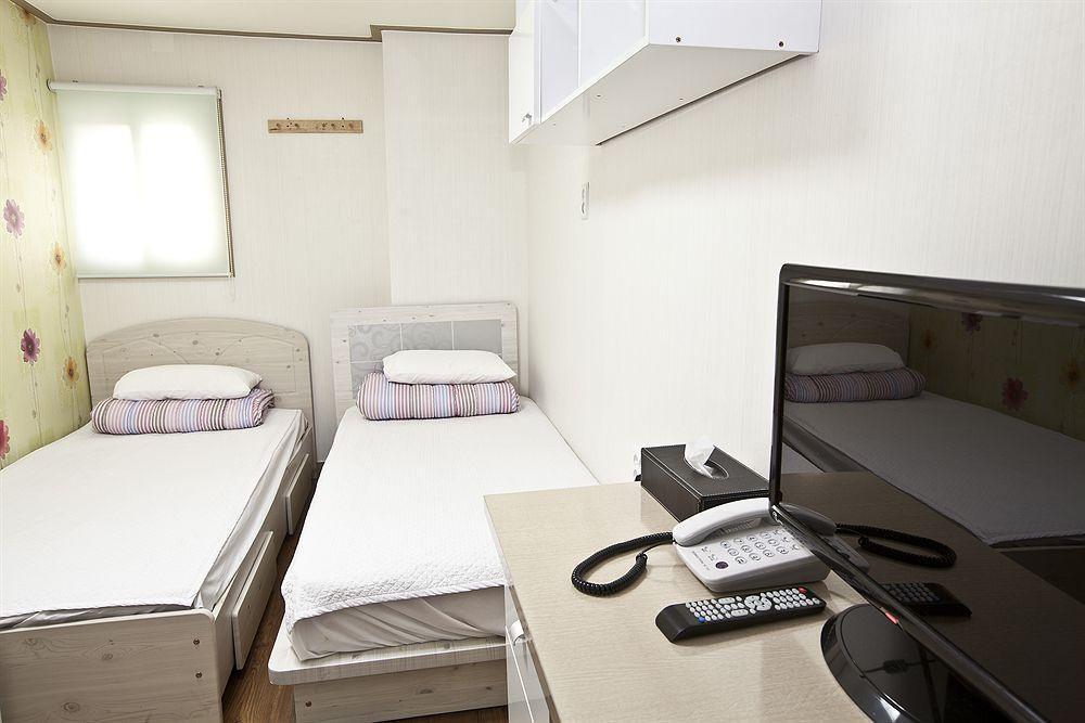 24 Guesthouse Edae 서울특별시 외부 사진