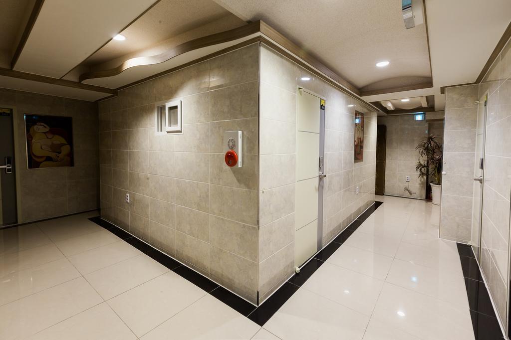 24 Guesthouse Edae 서울특별시 외부 사진